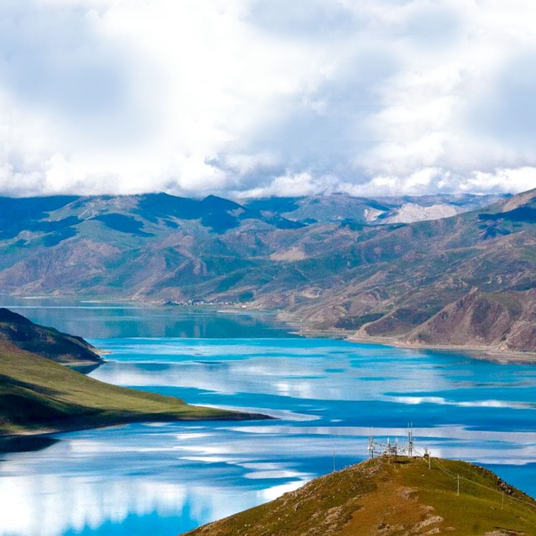 Yamdrok Lake