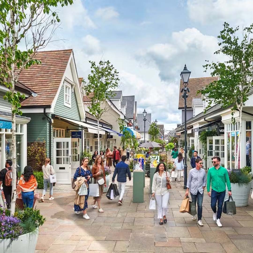 Bicester Village-ads